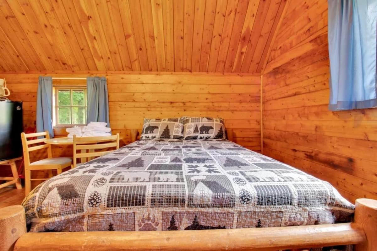 Lovely Rustic Cabin In Блумингтън Екстериор снимка